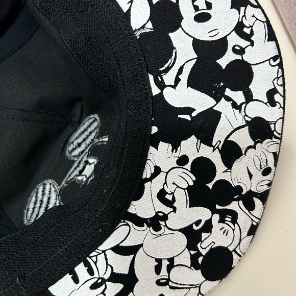 Mickey Mouse cap - Picture 2 of 4